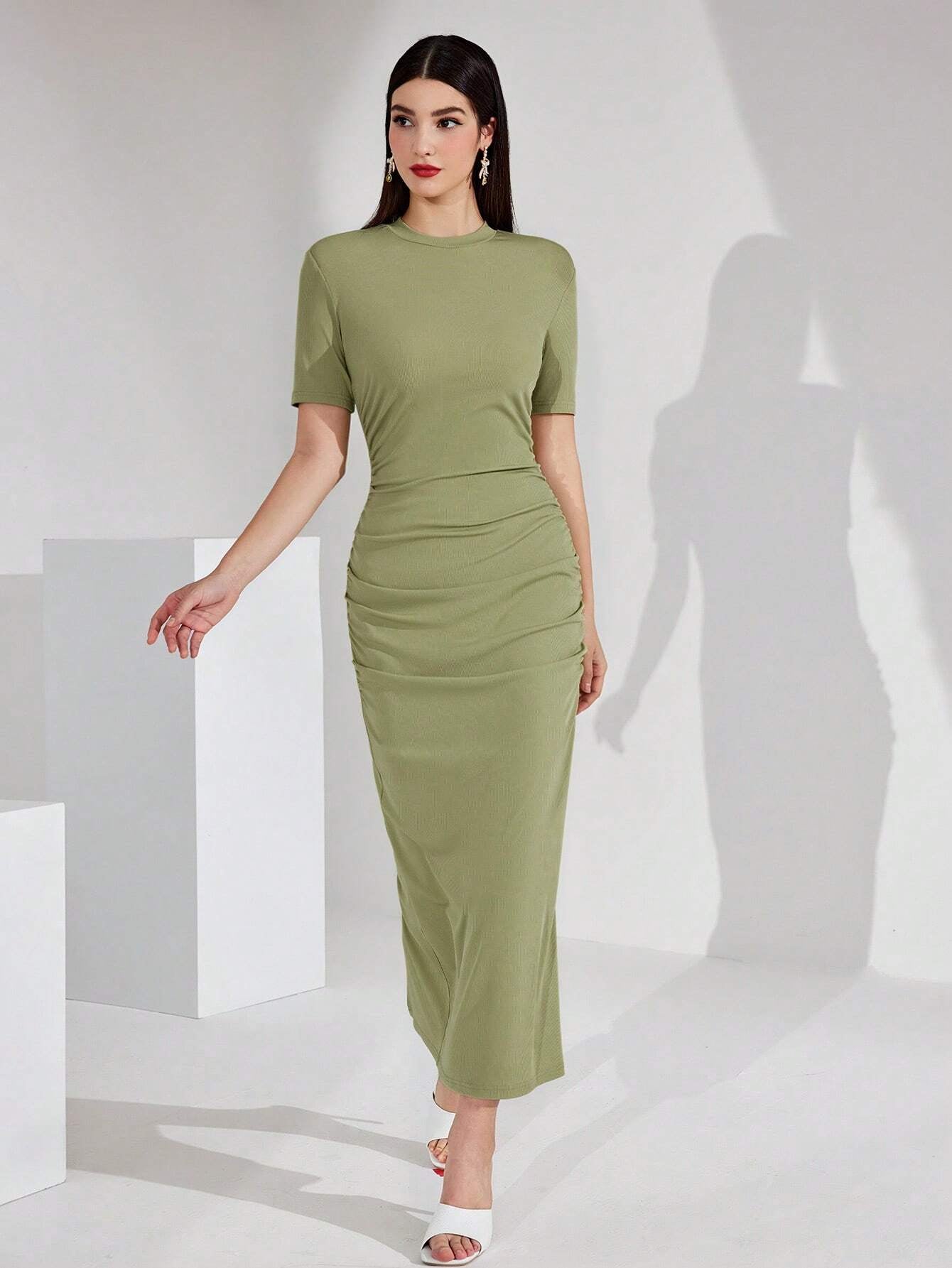 Mulvari Solid Color round Neckline Slim Fit Pleated Dress