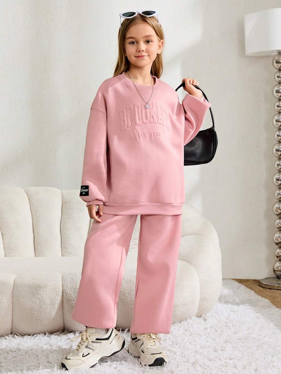 SHEIN بدلة رياضية شتوية مكونة من 2 قطعة، سترة بياقة مستديرة ذات طبعة حرف مطبوعة وبنطال، بطانة من اللباد، مبطنة بسماكة