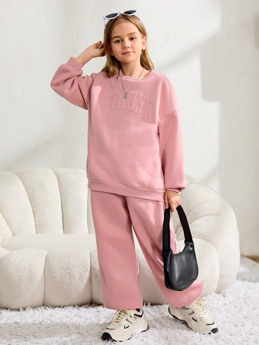 SHEIN بدلة رياضية شتوية مكونة من 2 قطعة، سترة بياقة مستديرة ذات طبعة حرف مطبوعة وبنطال، بطانة من اللباد، مبطنة بسماكة