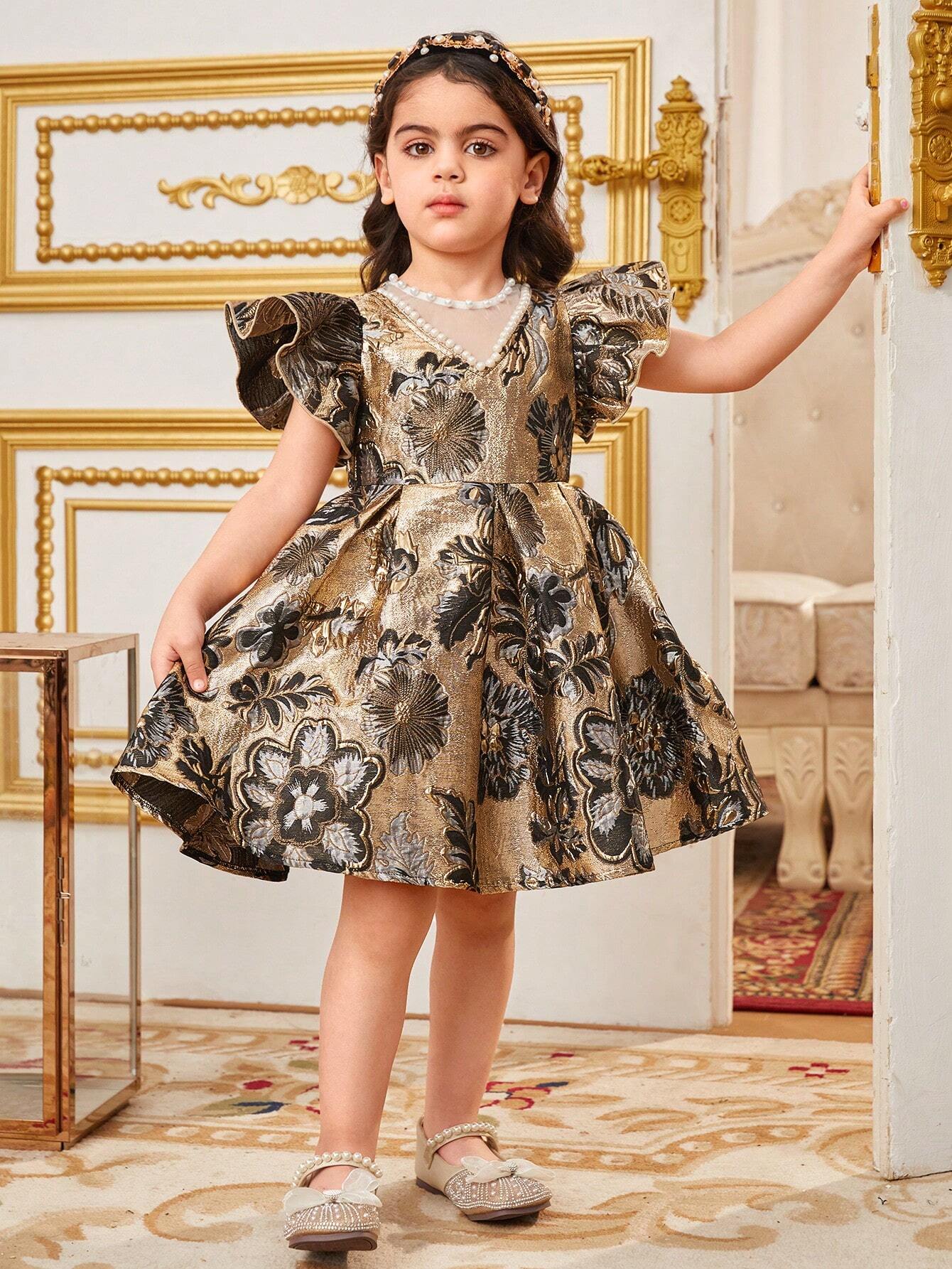 SHEIN Kids فستان بنات مخملي جاكار مزين باللؤلؤ والخرز، ذو أكمام طائرة للفتيات الصغيرات