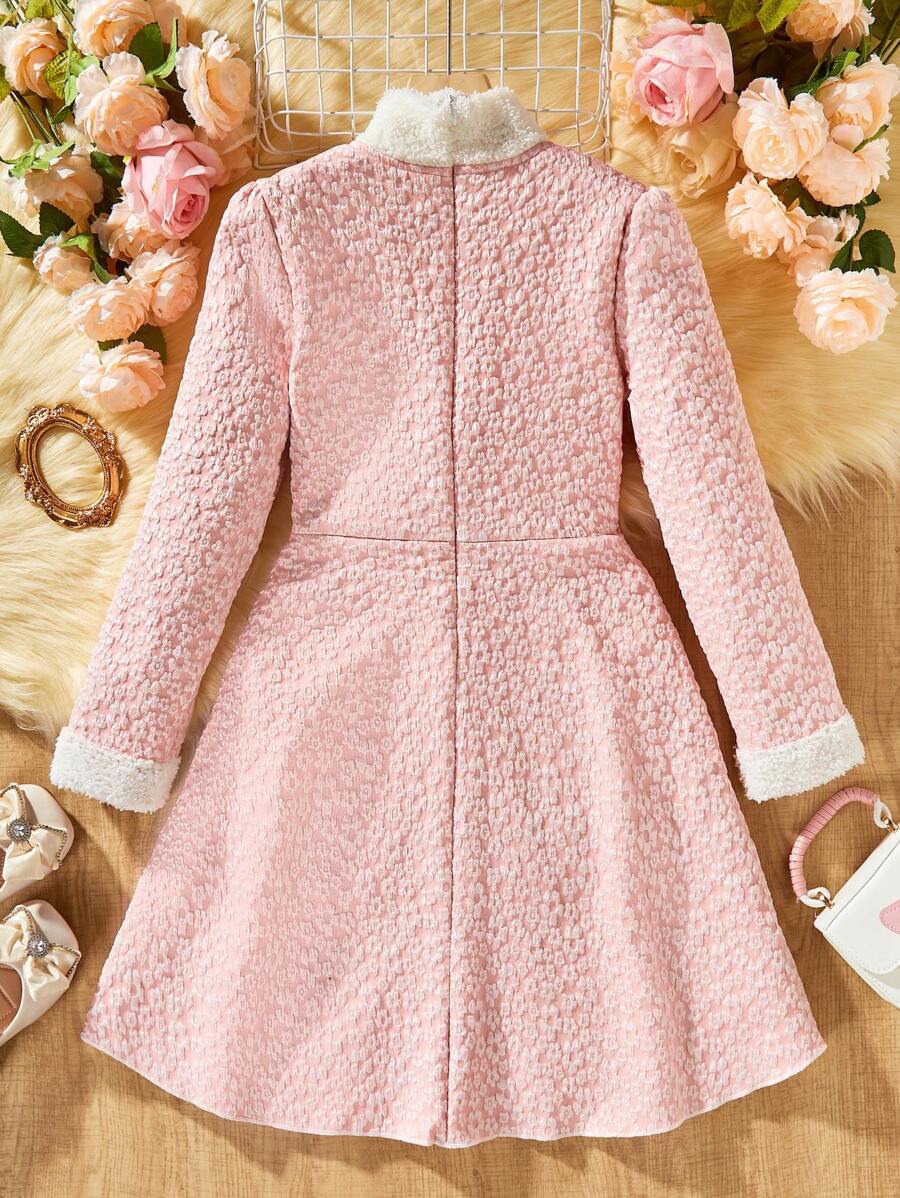 SHEIN Kids فستان فتيات بياقة عالية نصف مشدود من القماش المخملي المعقد بتصميم جاكار