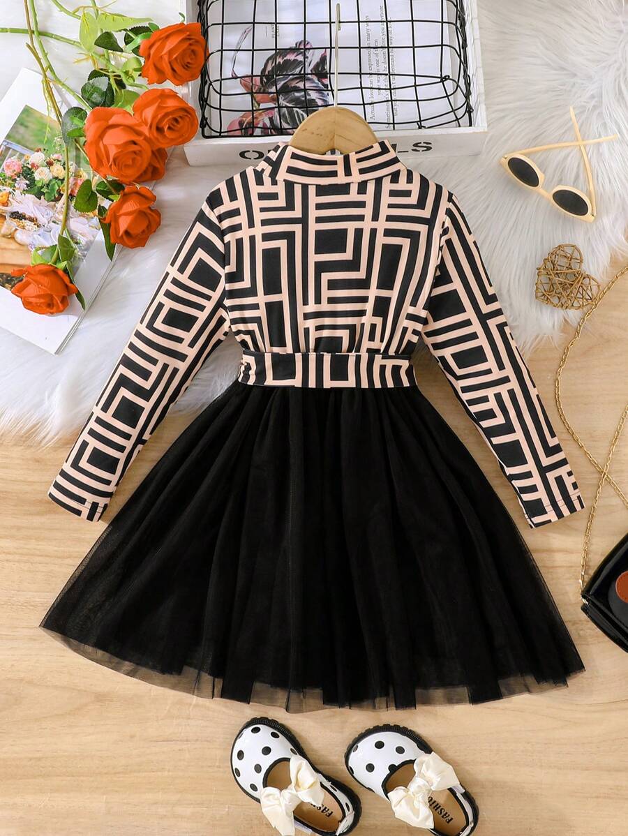 SHEIN Kids فستان بنات صغيرة تصميم أشكال وحاشية شبكية مع حزام