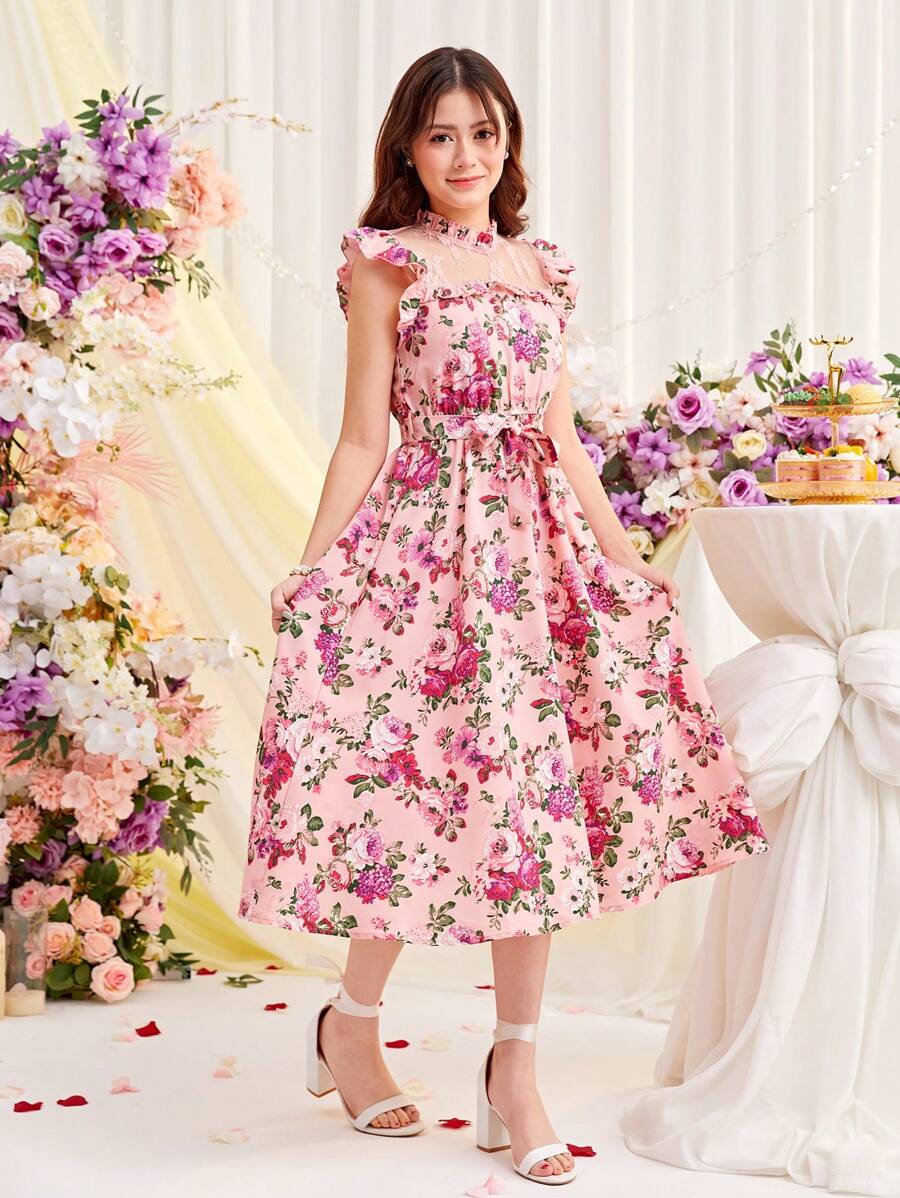 SHEIN Teen فستان محبوك للفتيات المراهقات بطبعة زهور مع إدخال دانتيل وحواف مزمومة