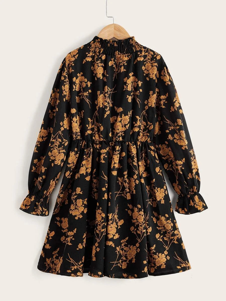 SHEIN Kids فستان بنات بأكمام كشكش طويلة وياقة مطاطية
