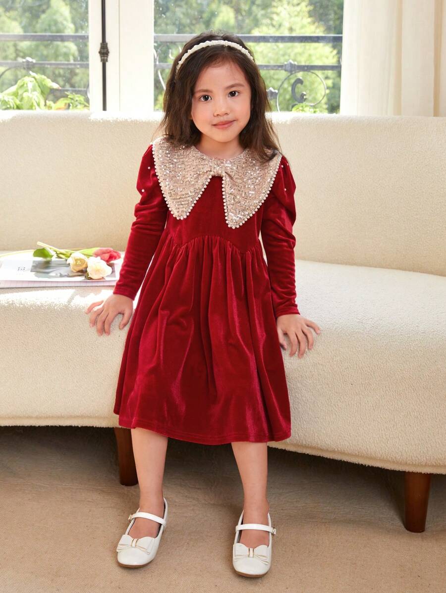 SHEIN Kids فستان بنات فتاة صغيرة بياقة مزينة بالتباين مع كشكشة الكم الكبير من الفيلفيت