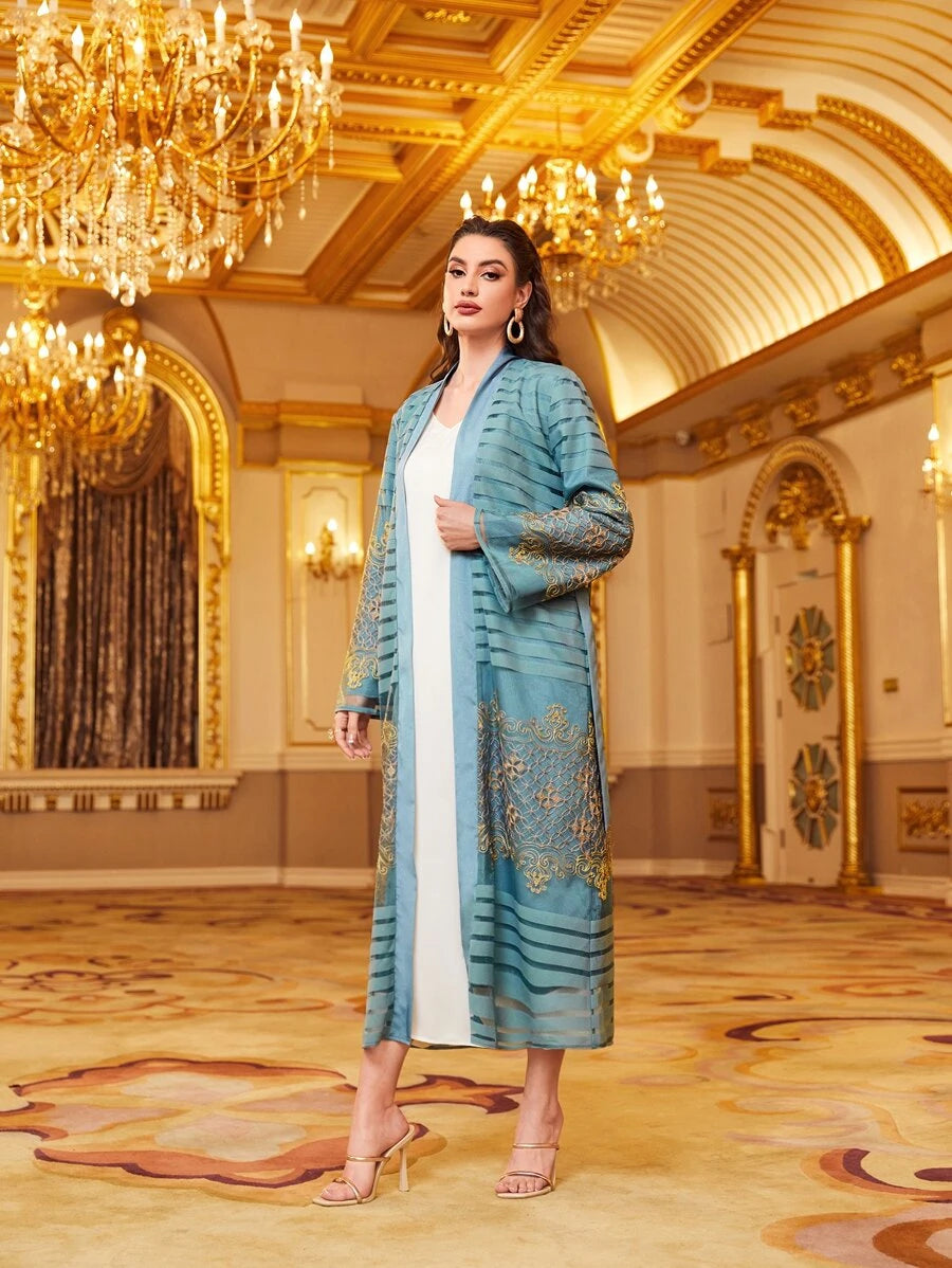SHEIN Najma عباية نسائي بنقشة مخططة وتطريزات دقيقة مع حزام