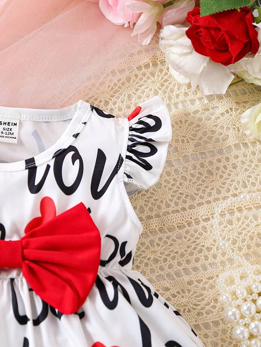 SHEIN Kids فستان بنات صيفي أنيق للفتيات الصغيرات بطبعة حرف وقلب وقوس كبير