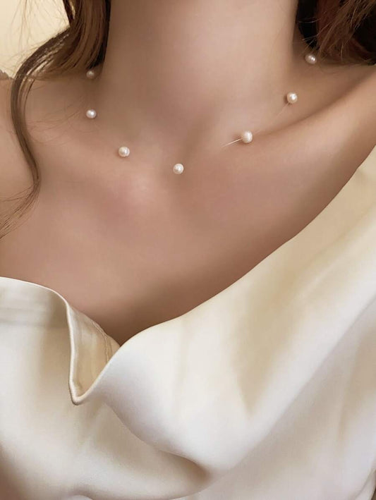 SHEIN قلادة لؤلؤ اصطناعي بيج أنيقة