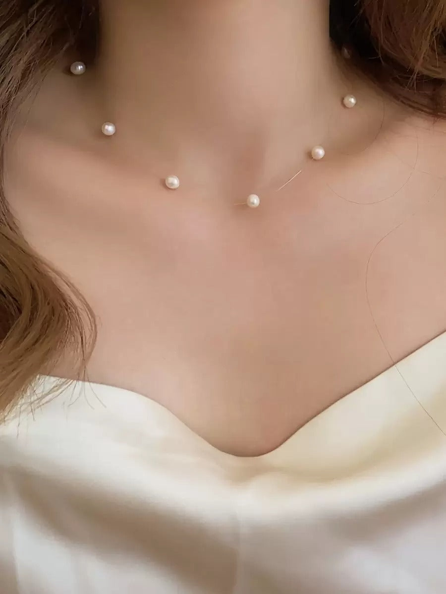 SHEIN قلادة لؤلؤ اصطناعي بيج أنيقة