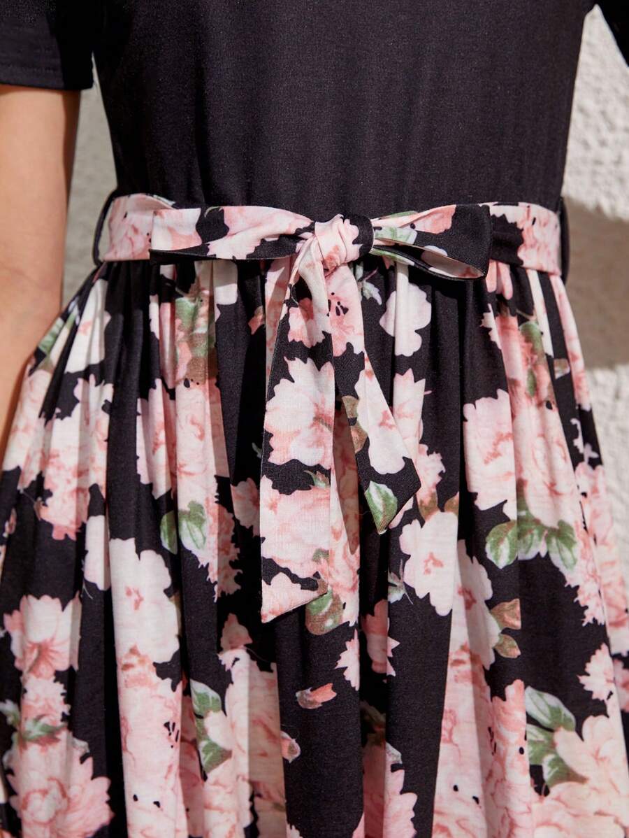 SHEIN Kids فستان بنات كاجوال متكامل بأكمام مستديرة وطبعات زهور مشتركة لفتيات المراهقات