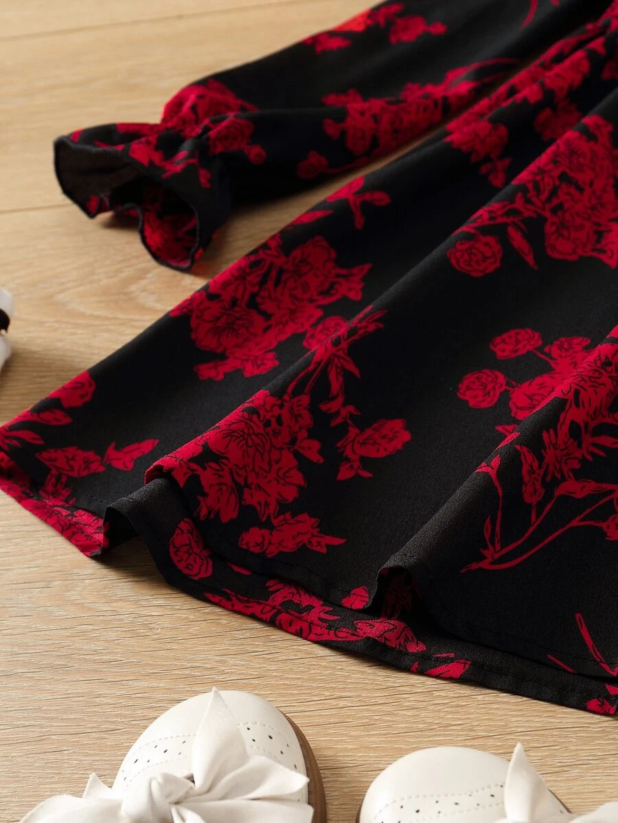 SHEIN EVRYDAY Kids فستان بنات طويل بياقة قميصية وأكمام بنمط جرس مزين بطبعات زهرية على كامل الفستان