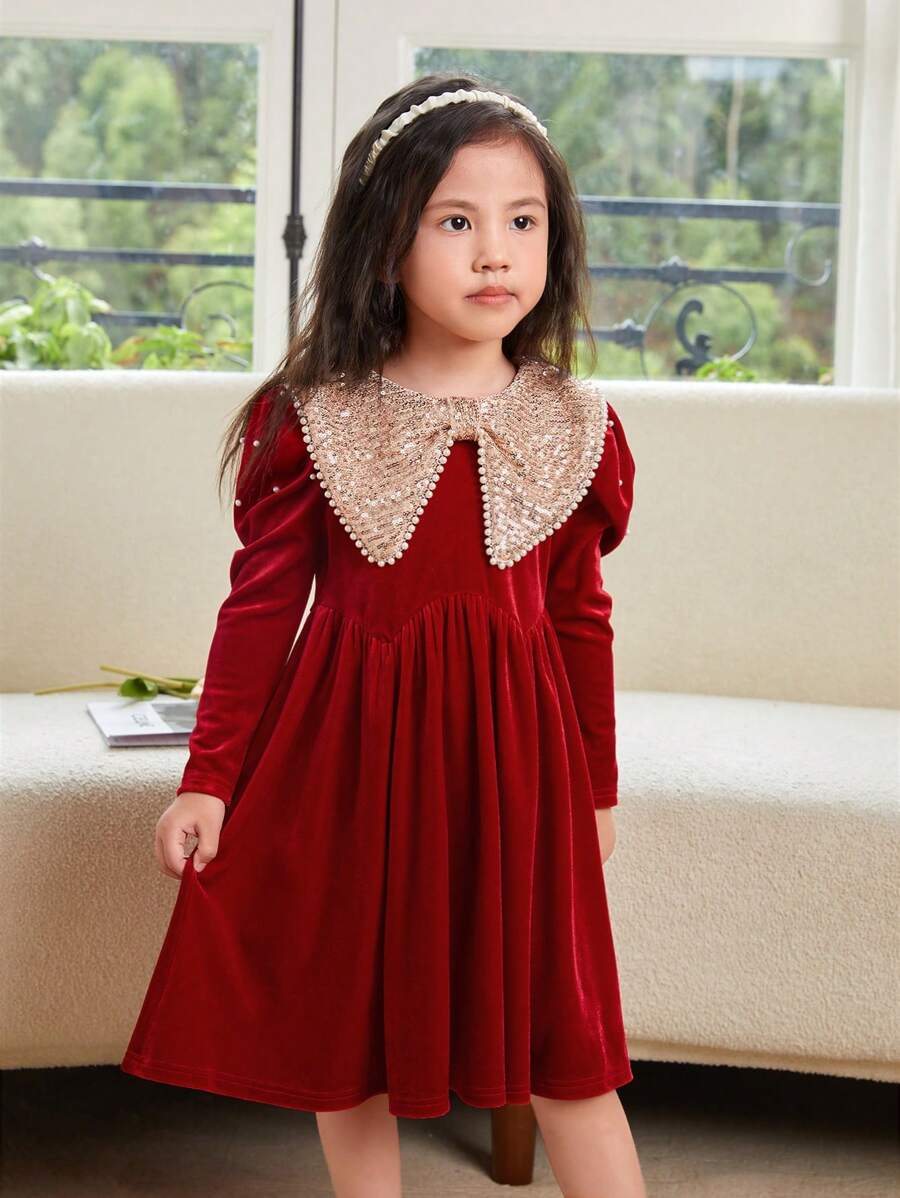 SHEIN Kids فستان بنات فتاة صغيرة بياقة مزينة بالتباين مع كشكشة الكم الكبير من الفيلفيت
