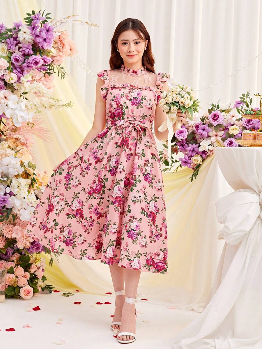 SHEIN Teen فستان محبوك للفتيات المراهقات بطبعة زهور مع إدخال دانتيل وحواف مزمومة