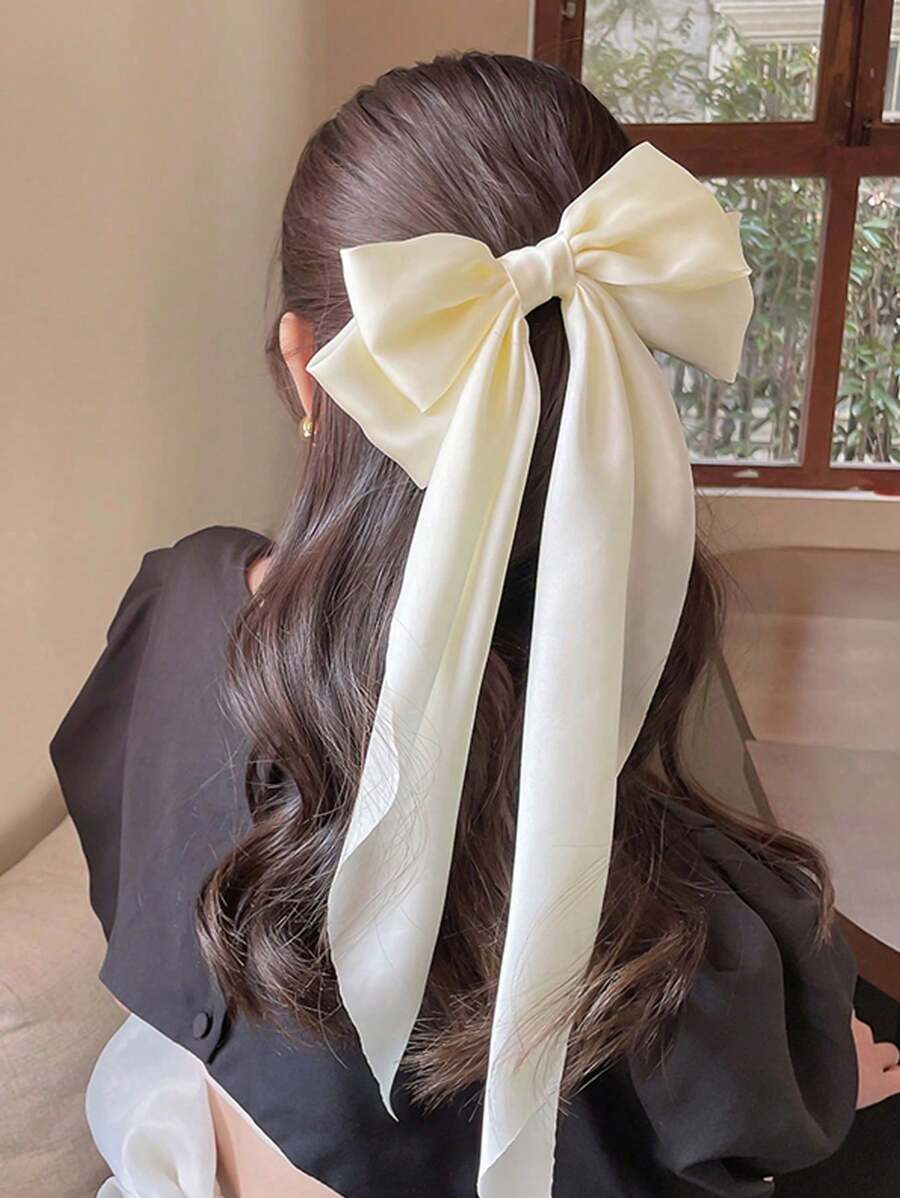 SHEIN مشبك شعر ساتان بتصميم فراشة كبيرة