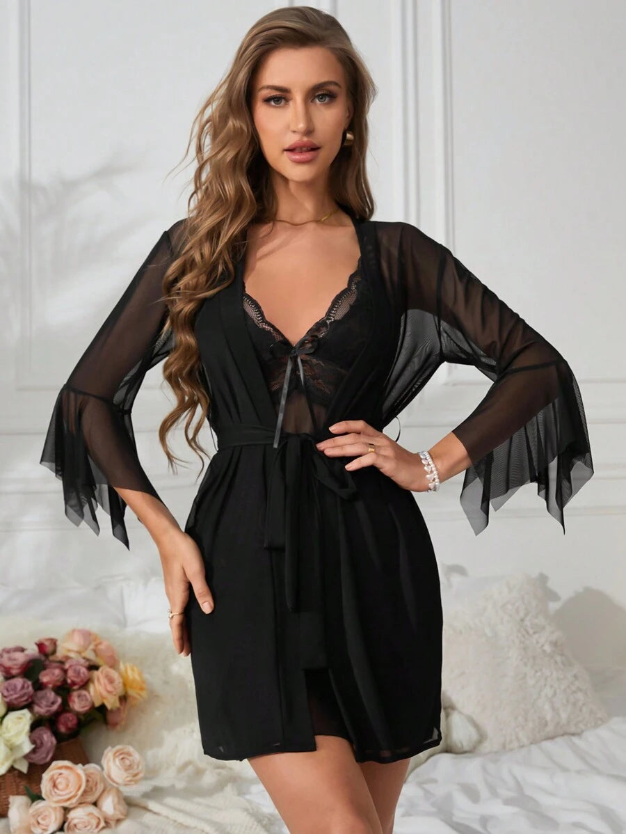 SHEIN طقم بيجامة اسود مع تفاصيل شبك ودانتيل