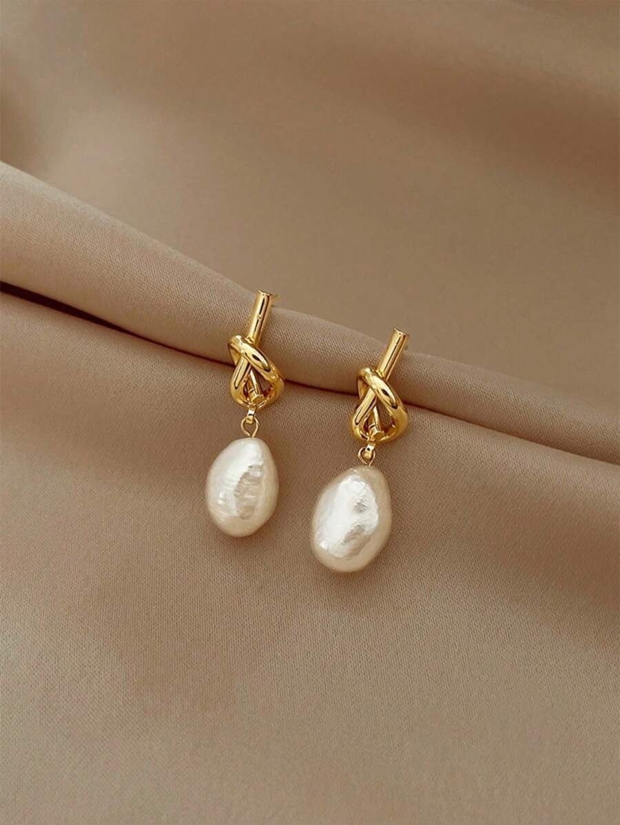 SHEIN أقراط اللؤلؤ المعلقة بتصميم العقدة الكلاسيكية