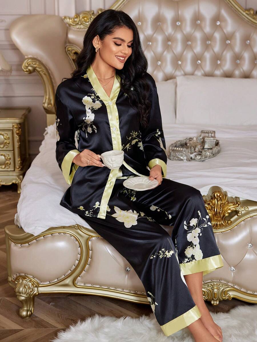 Shein LuxeNights بيجاما / مجموعة بنطلون وبلوزة ساتان بتريمات متباينة بطبعة زهرية