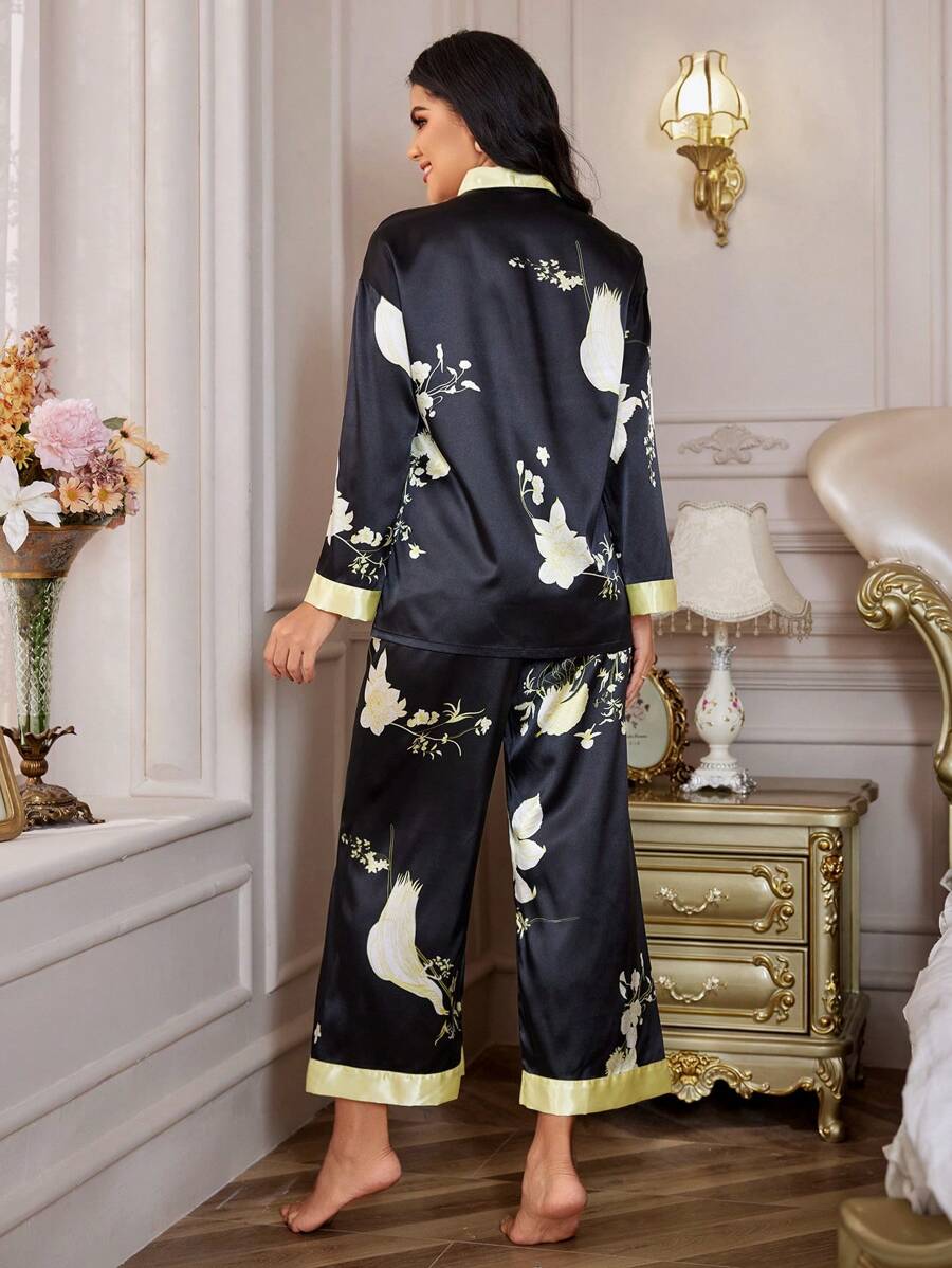 Shein LuxeNights بيجاما / مجموعة بنطلون وبلوزة ساتان بتريمات متباينة بطبعة زهرية