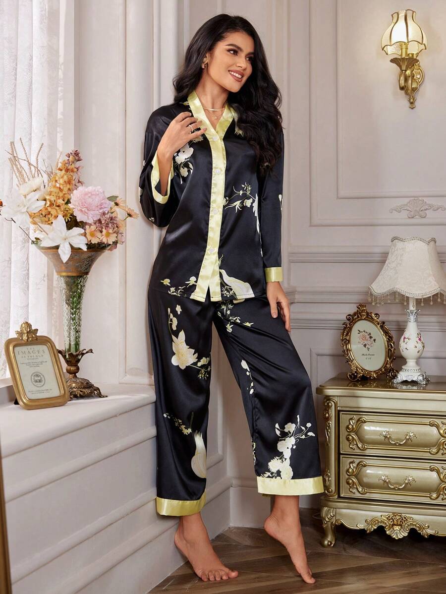 Shein LuxeNights بيجاما / مجموعة بنطلون وبلوزة ساتان بتريمات متباينة بطبعة زهرية