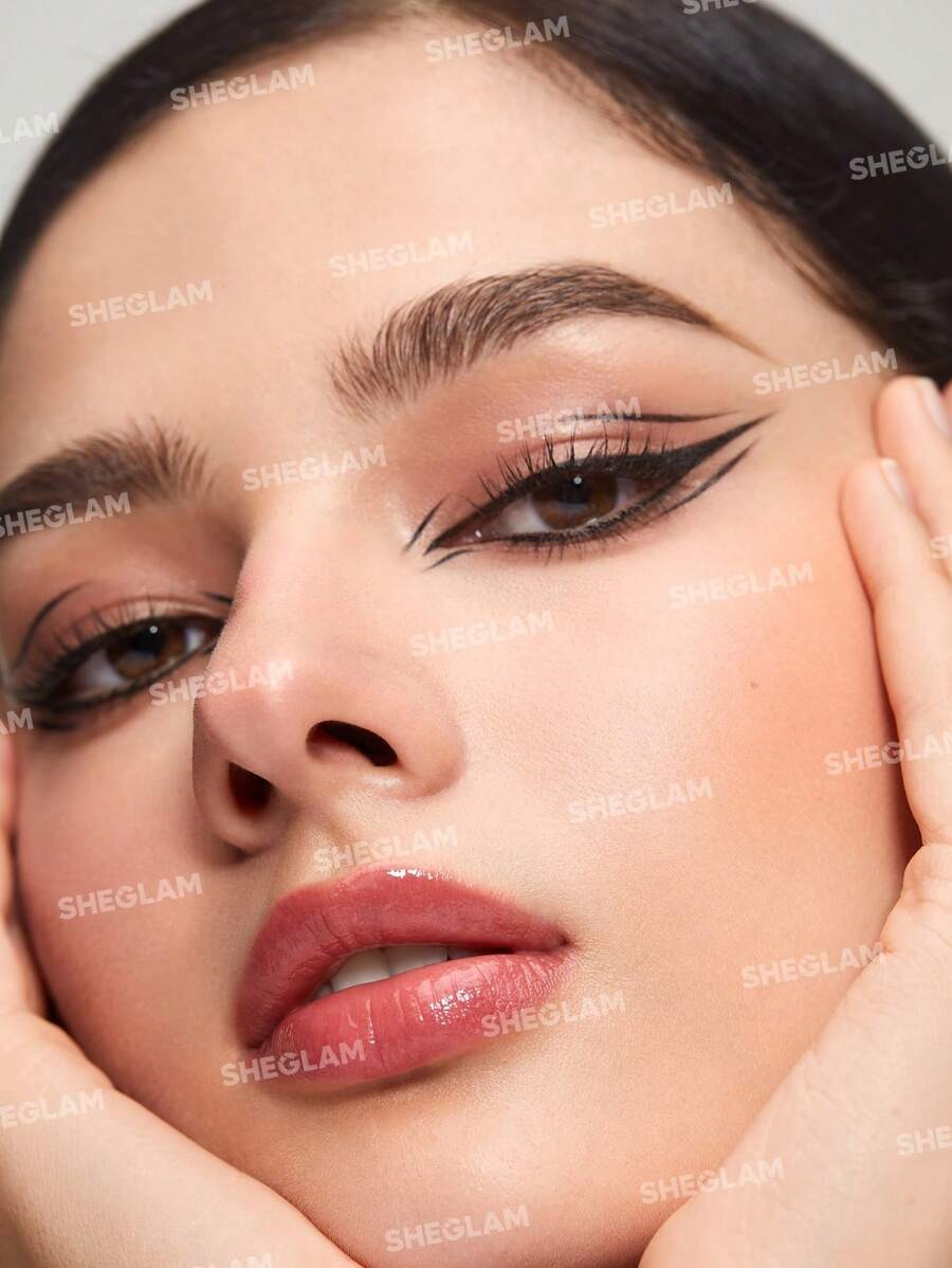 SHEGLAM Think Sharp كحل أسود ناعم برأس مشطوف