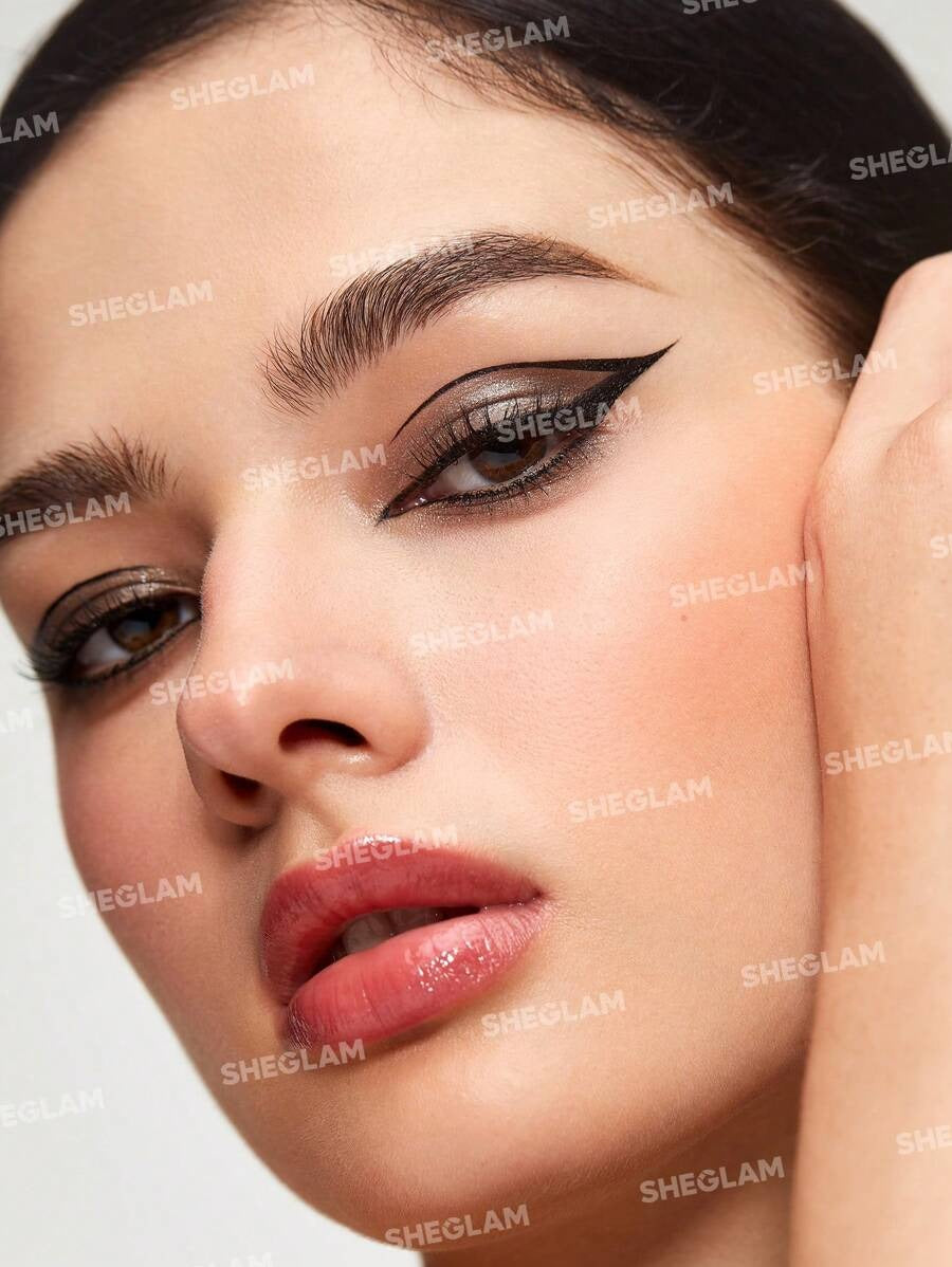 SHEGLAM Think Sharp كحل أسود ناعم برأس مشطوف