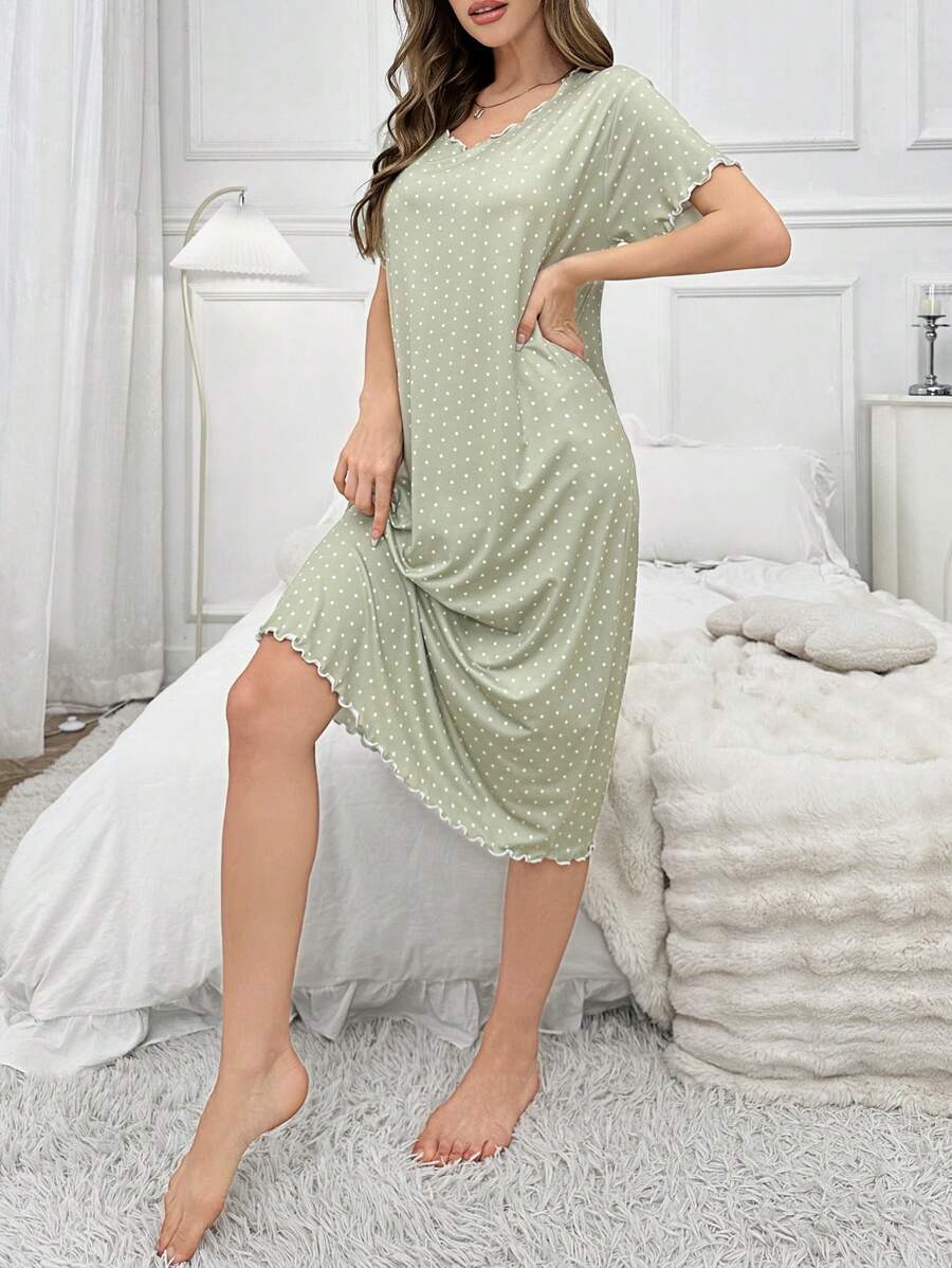 SHEIN فستان نوم طويل بطبعة منقطة مع حافة برسيم