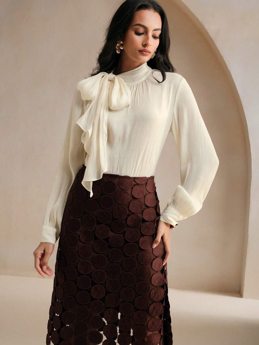 SHEIN Anewsta بلوزة برقبة عالية وربطة عنق فرنسية
