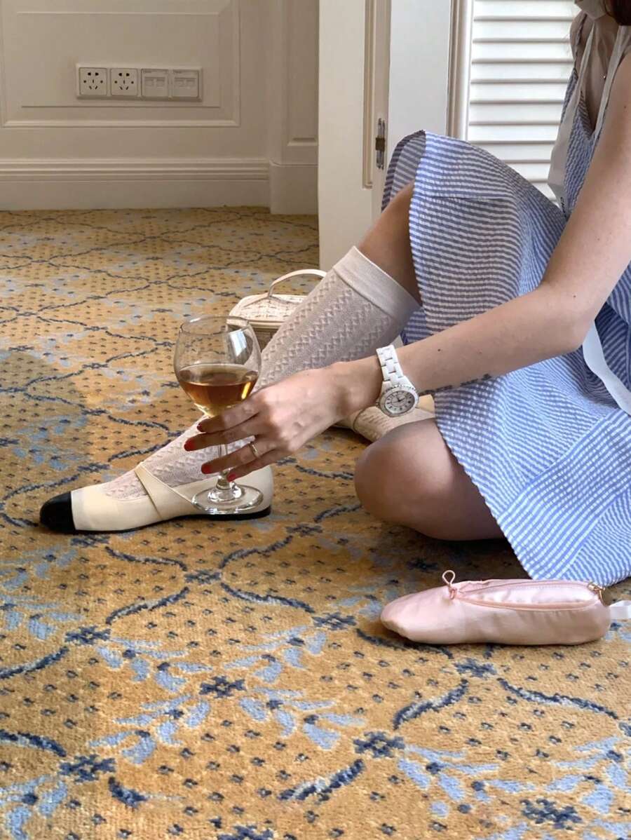 SHEIN حقيبة مستحضرات تجميل كلاسيكية عالية الجودة بتصميم حذاء باليه للسفر والهدايا