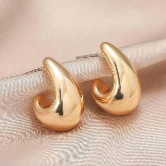 SHEIN زوج أقراط من الزنك بتصميم قطرة ذهبية بأسلوب بانك ريترو