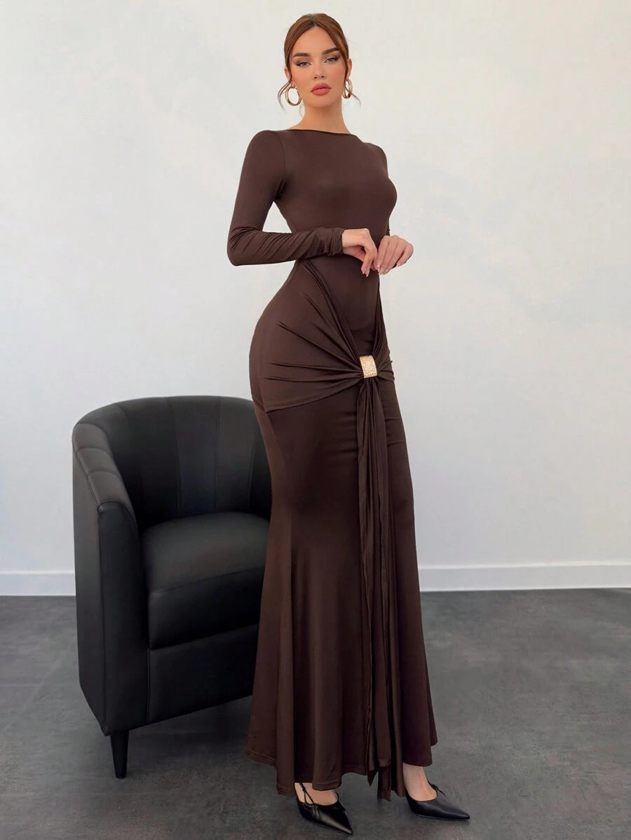 SHEIN Aloruh فستان بني داكن بطابع بسيط وجذاب