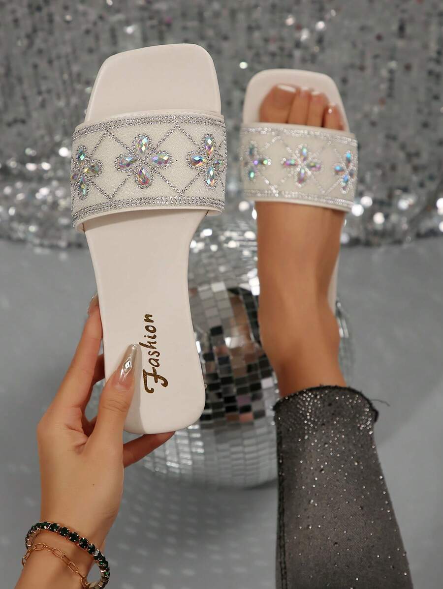 SHEIN شبشب نسائي أبيض عصري للصيف والربيع