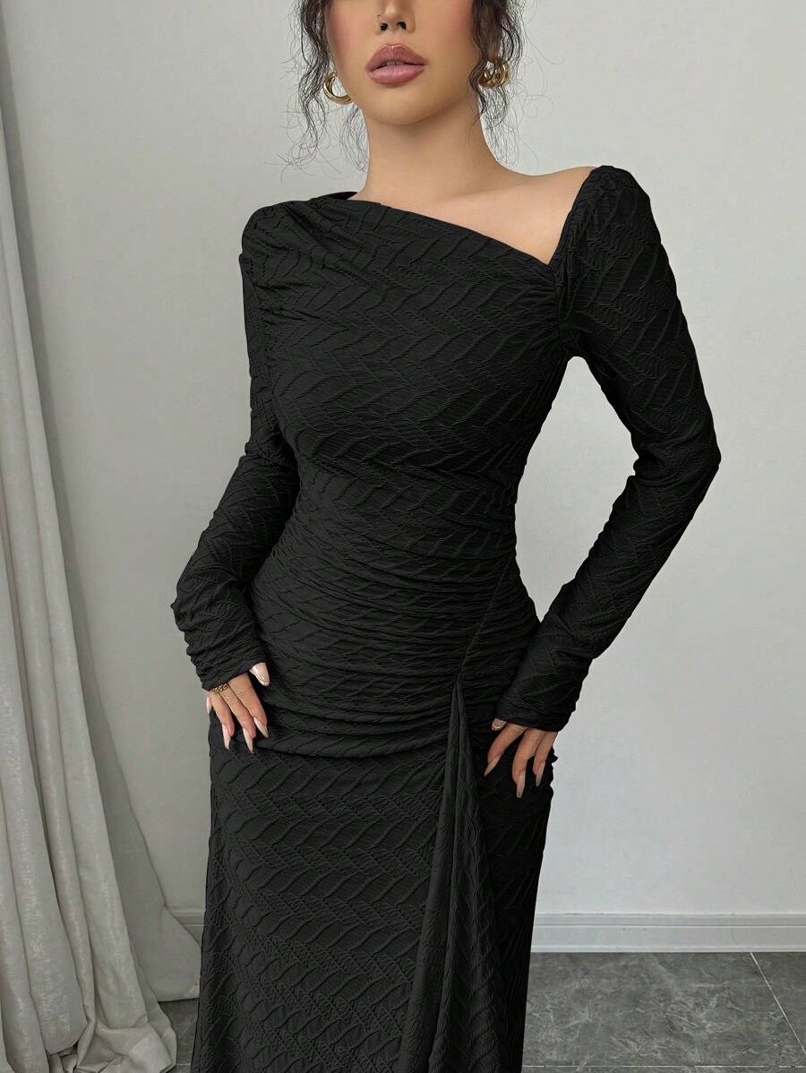 SHEIN Elenzga فستان اسود طويل بخصر منحوت وياقة