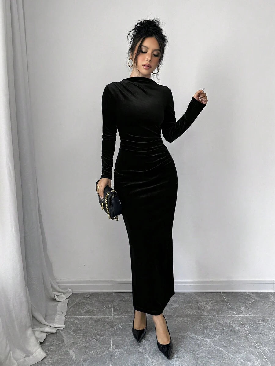 SHEIN Elenzga فستان اسود مخمل غير متماثل