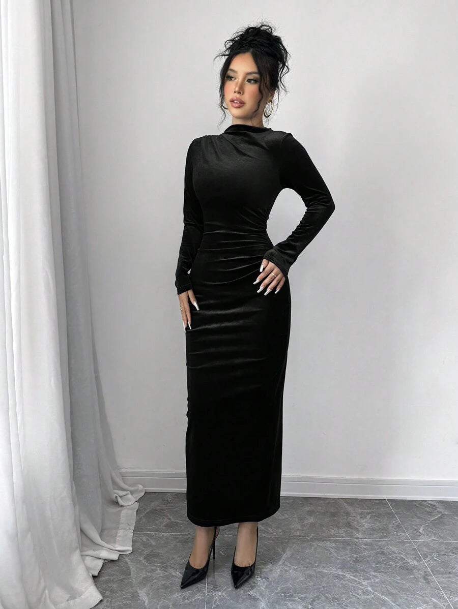 SHEIN Elenzga فستان اسود مخمل غير متماثل
