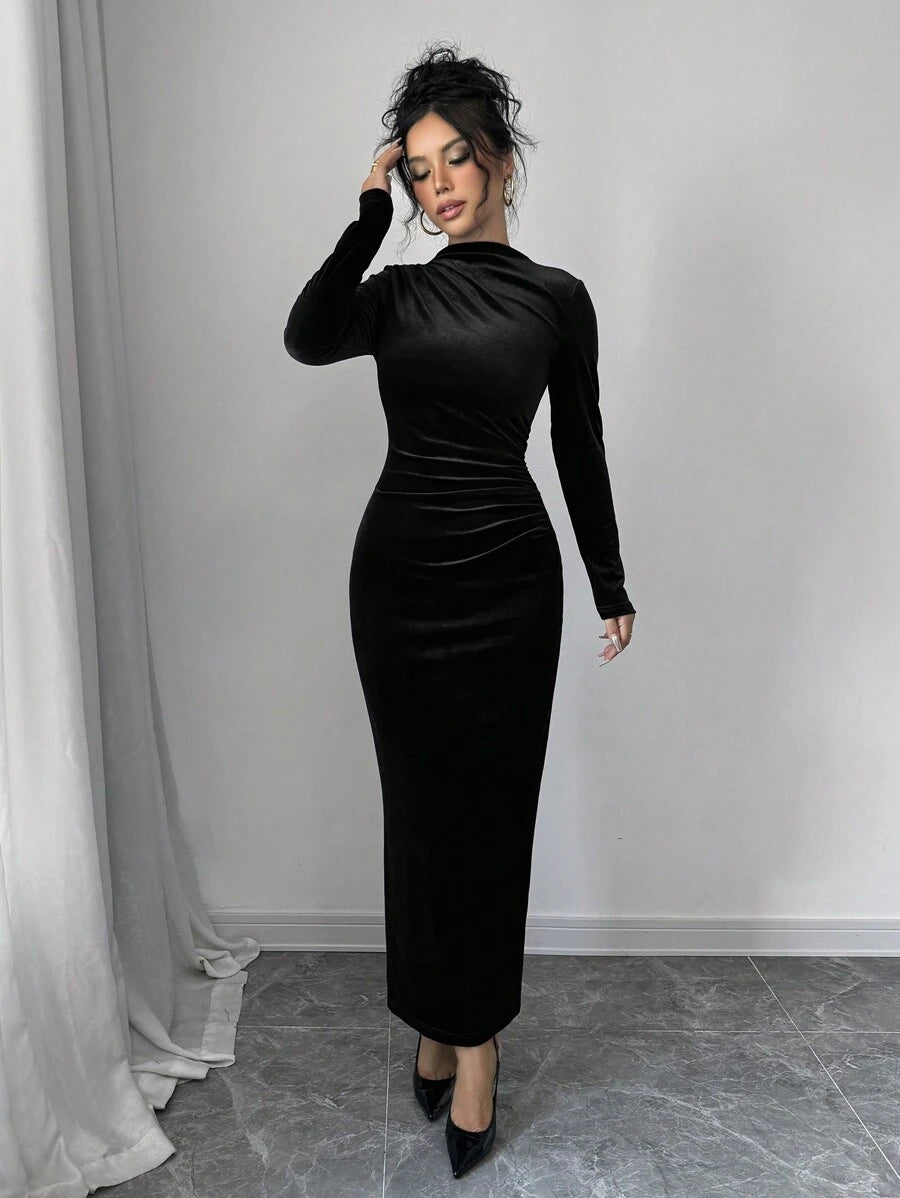 SHEIN Elenzga فستان اسود مخمل غير متماثل