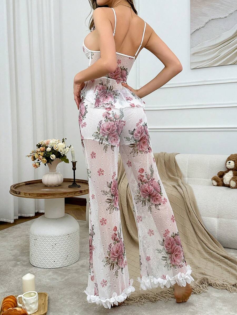 SHEIN طقم بيجامة عرائس بحمالة وبنطلون