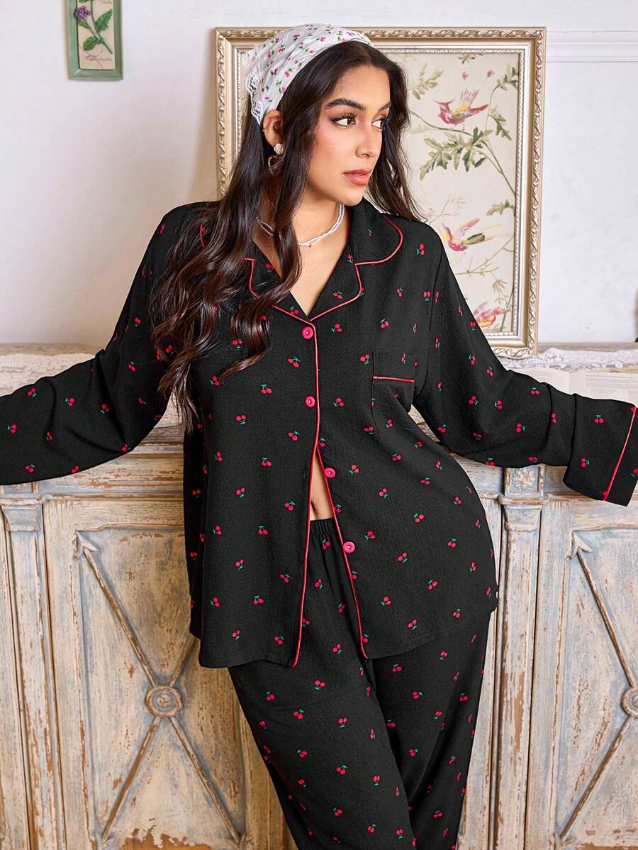 SHEIN CottageSlumber بيجامة سوداء كاجوال مطبوعة بالكرز