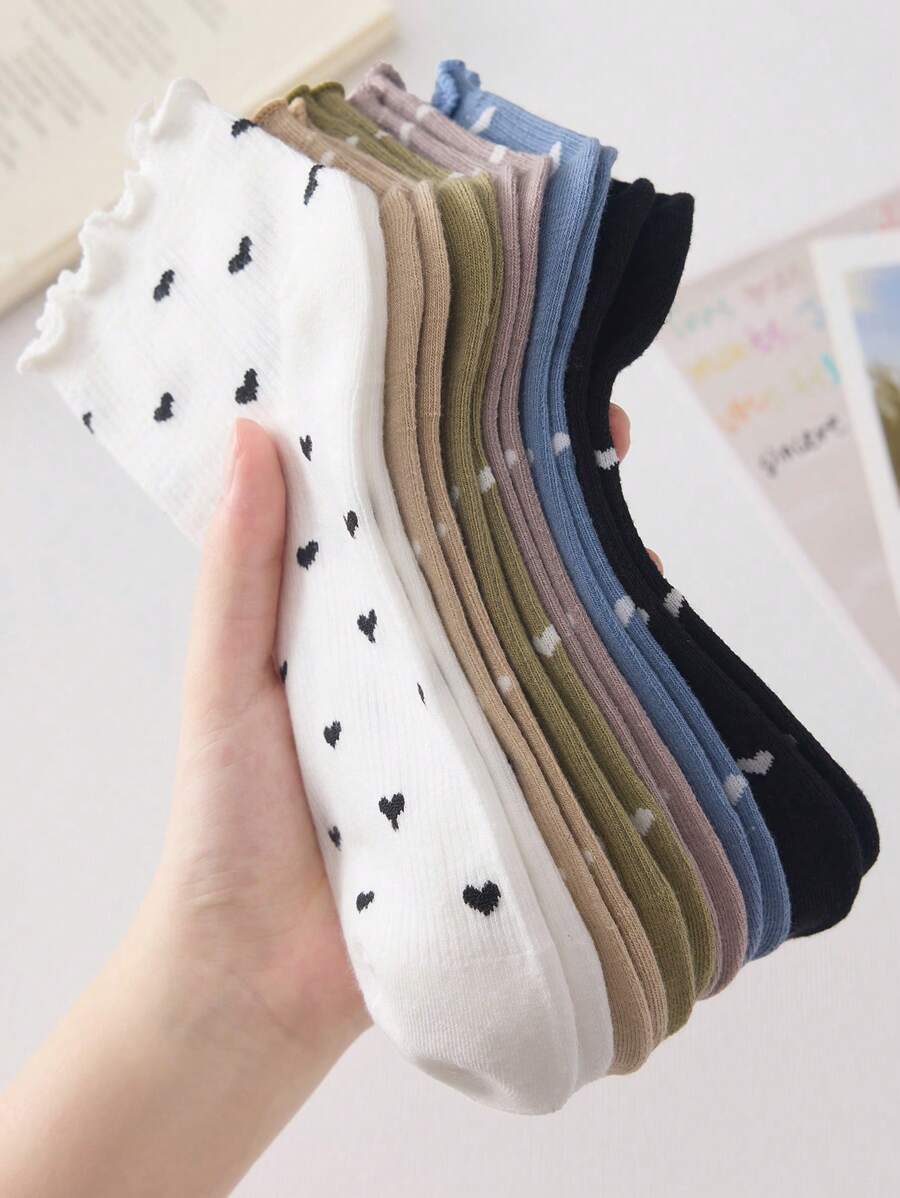 SHEIN جوارب كاحل نسائية 4 ازواج بنمط قلب أبيض وأسود