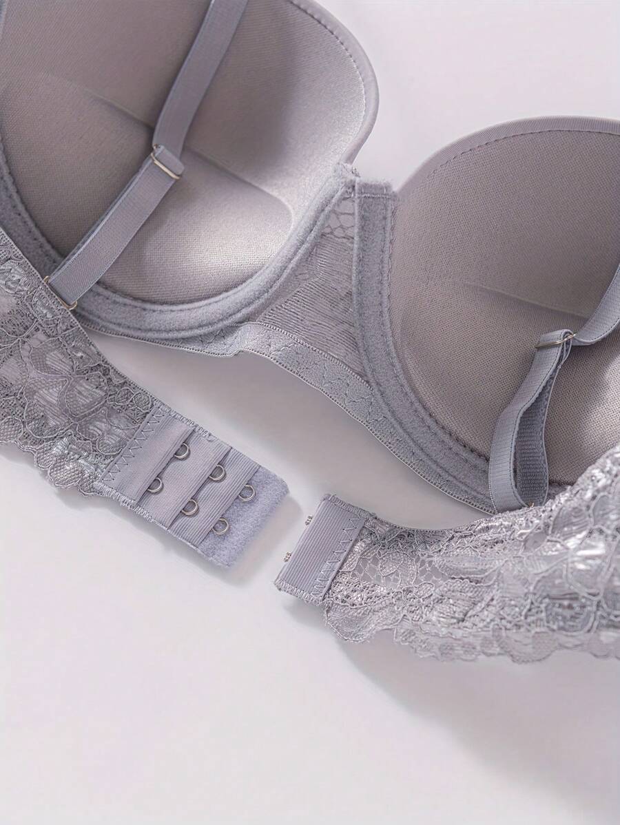 SHEIN صدريات نسائية 3 قطع تطريز دانتيل