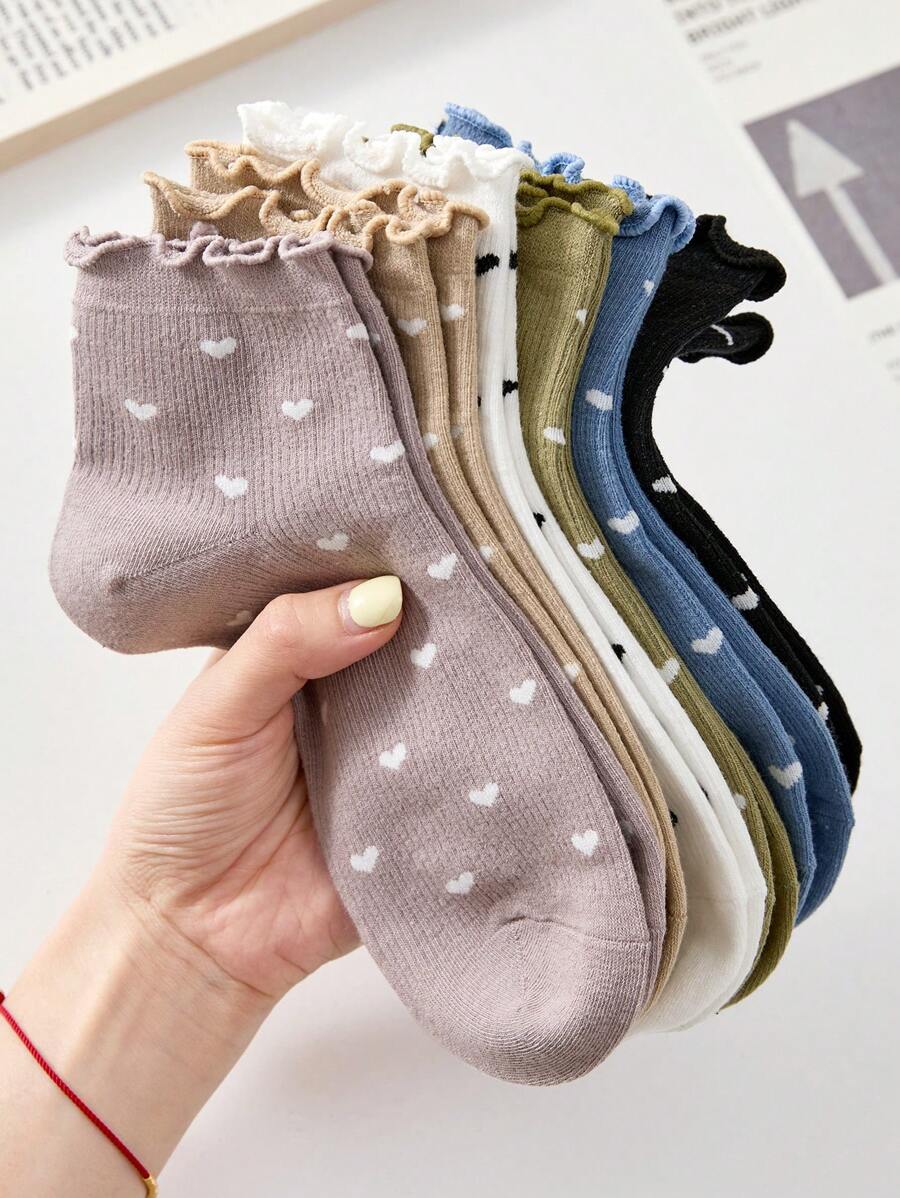 SHEIN جوارب كاحل نسائية 4 ازواج بنمط قلب أبيض وأسود