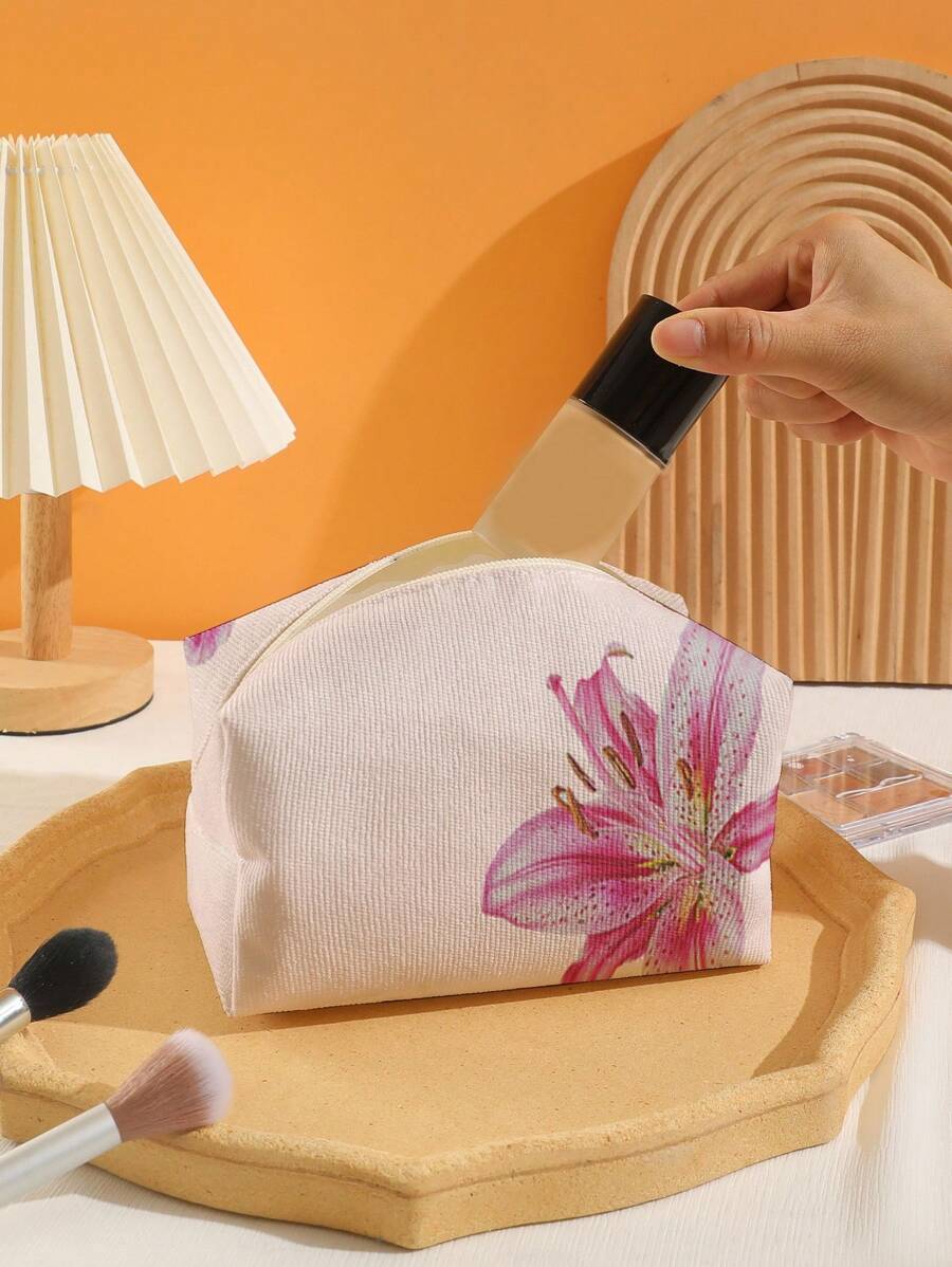 SHEIN حقيبة تجميل بتصميم هندسي وزهرة اللوتس