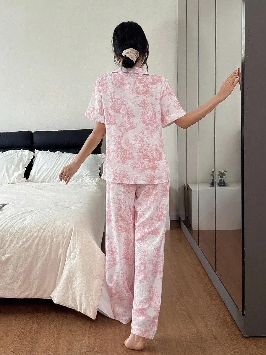 SHEIN بيجامة قصيرة الأكمام مطبوعة بياقة مفتوحة