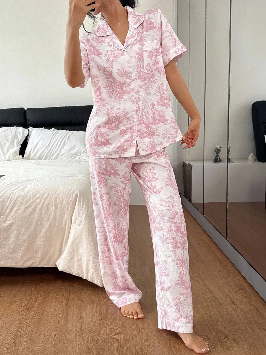 SHEIN بيجامة قصيرة الأكمام مطبوعة بياقة مفتوحة
