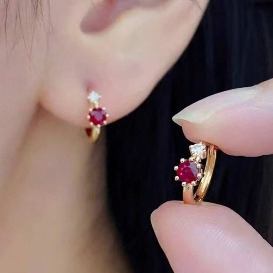 SHEIN زوج أقراط حلقية ناعمة مرصعة زركونيا