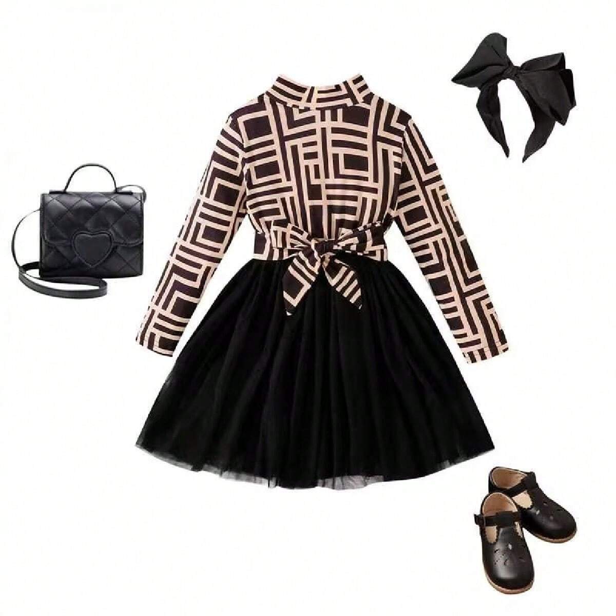 SHEIN Kids فستان بنات صغيرة تصميم أشكال وحاشية شبكية مع حزام