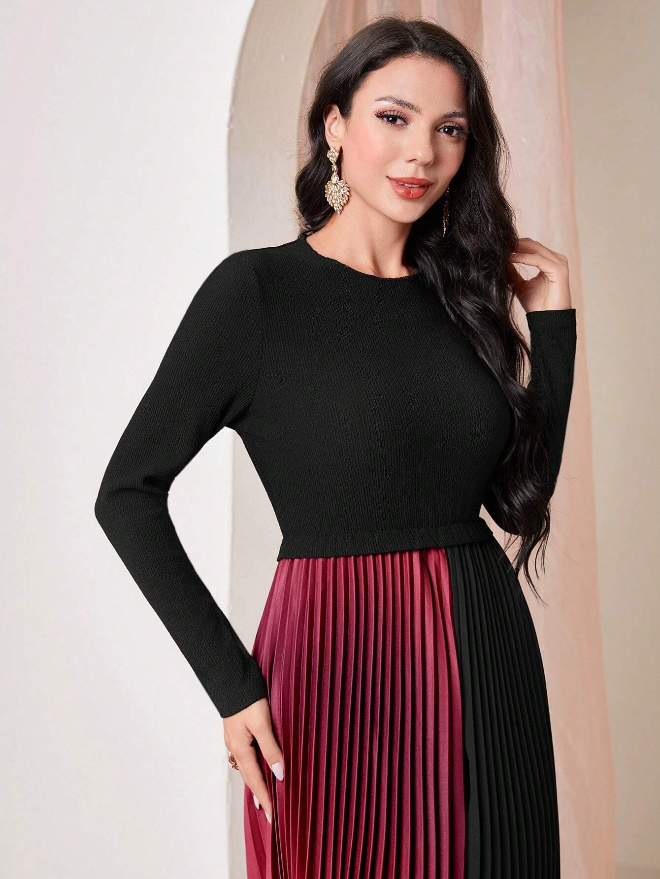 Modely Women'S Color Block round Neck Pleated Dress