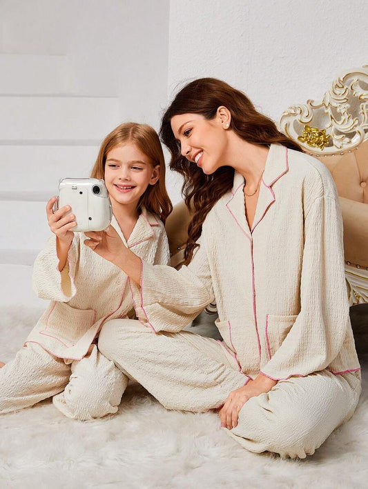 SHEIN طقم بيجامة شريط متباين منخفض الاكتاف قطعة واحدة بنت طفل