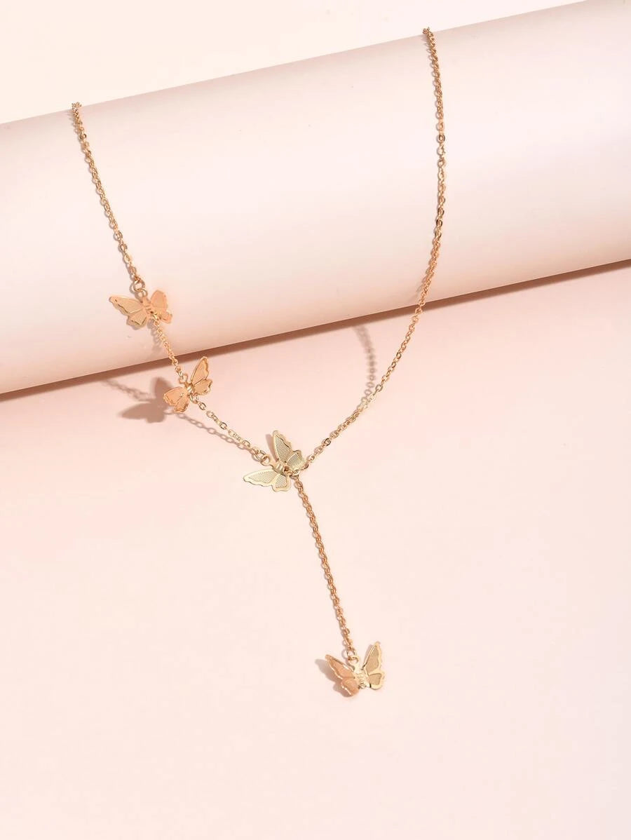 SHEIN قلادة بتعليقة فراشة