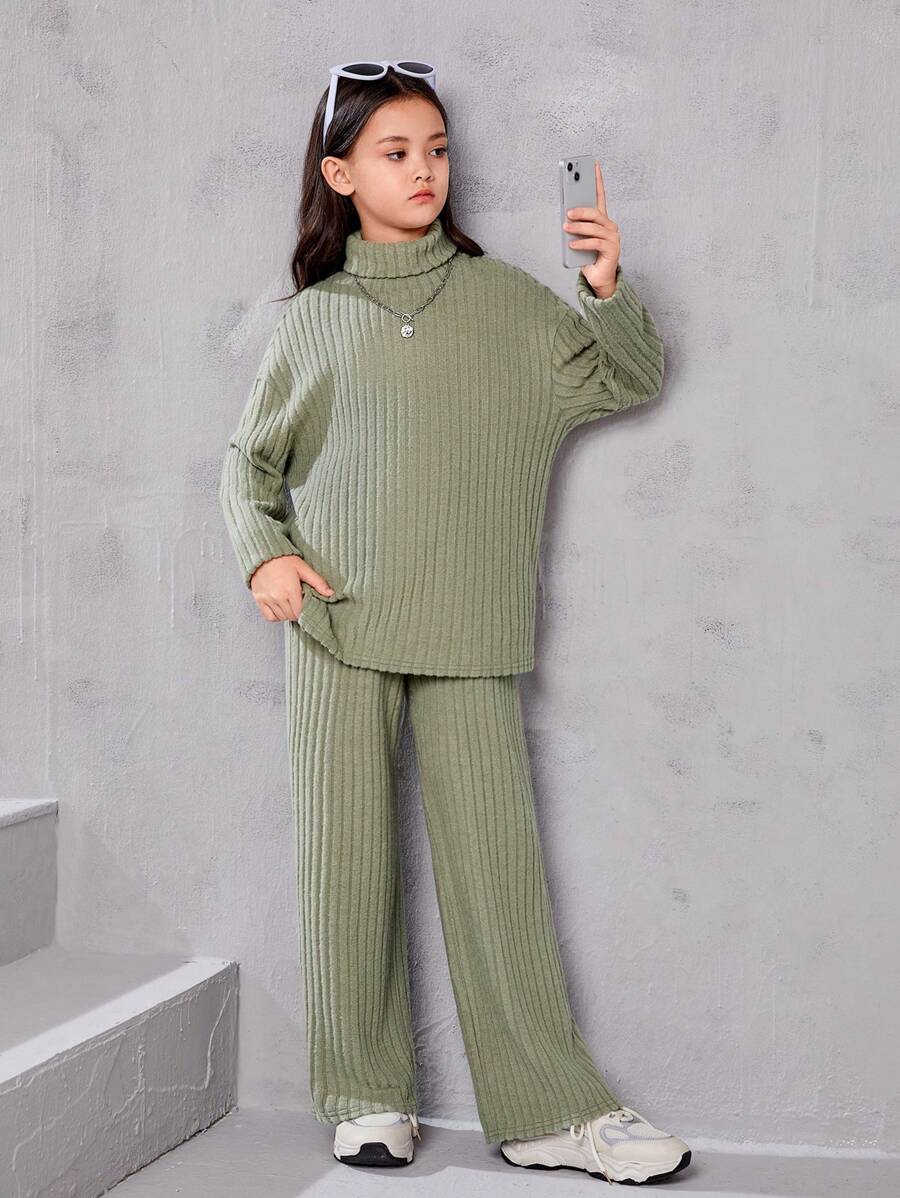 SHEIN تي شيرت منخفض الاكتاف ياقة دائري مع بنطلون بنت طفل