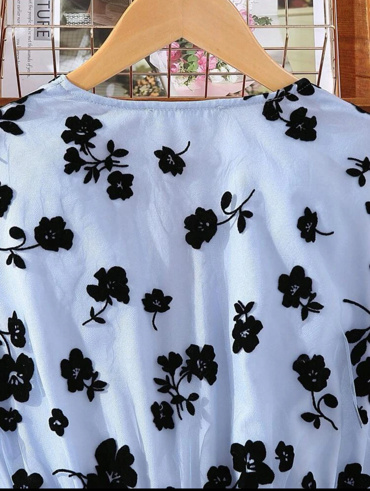 SHEIN فستان طباعة الأزهار اكمام منتفضة شبكة ياقة متداخلة للفتيات المراهقاتI